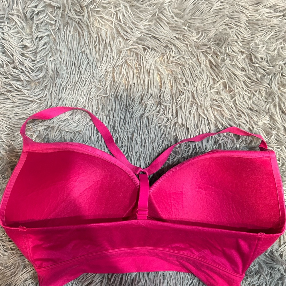 Victoria’s Secret Bra - Picture 2 of 3